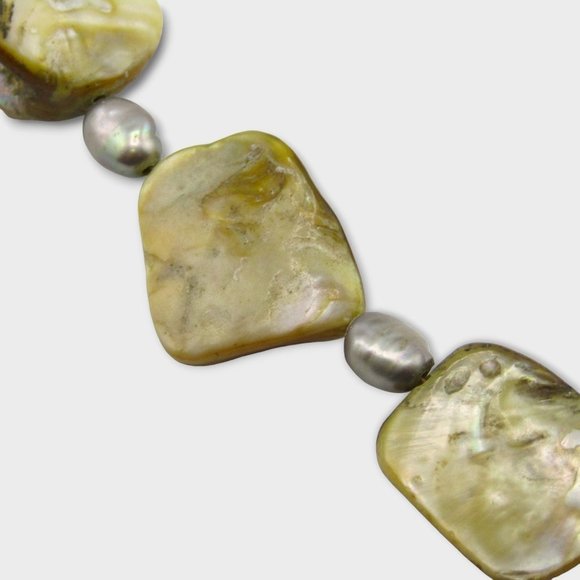 Mother of Pearl Necklace Silver Pearl Spacers Gold-Tone Clasp NWT - Picture 6 of 13